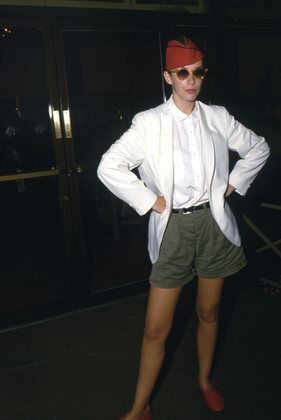 Annie Lennox, lead singer of the Eurythmics arriving in Los Angeles circa 1985