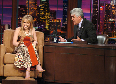 Jay Leno and Hilary Duff at event of The Tonight Show with Jay Leno (1992)