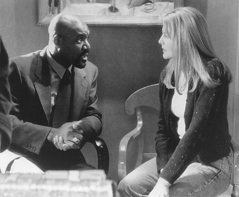 Still of Rene Russo and Delroy Lindo in Ransom (1996)