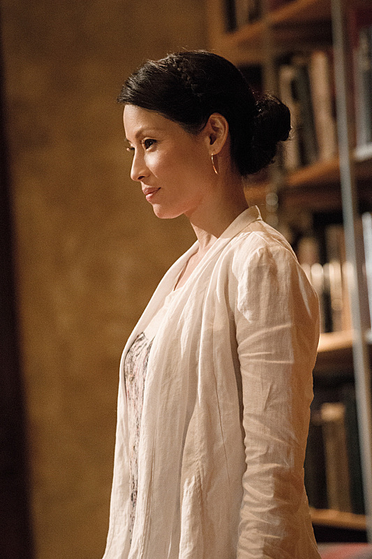 Still of Jonny Lee Miller and Lucy Liu in Elementaru (2012)