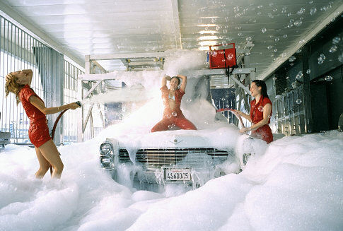 Still of Drew Barrymore, Cameron Diaz and Lucy Liu in Charlie's Angels: Full Throttle (2003)