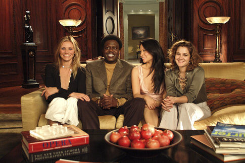 Still of Drew Barrymore, Cameron Diaz, Lucy Liu and Bernie Mac in Charlie's Angels: Full Throttle (2003)