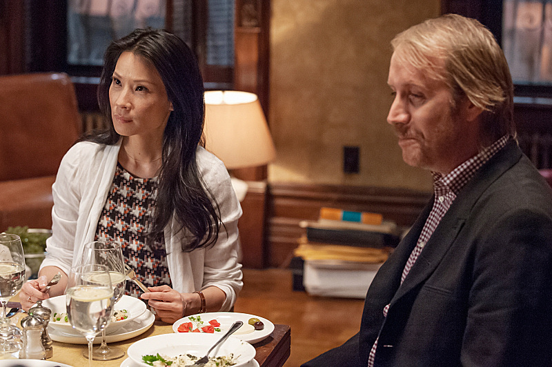 Still of Lucy Liu and Rhys Ifans in Elementaru (2012)