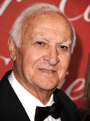 Robert Loggia