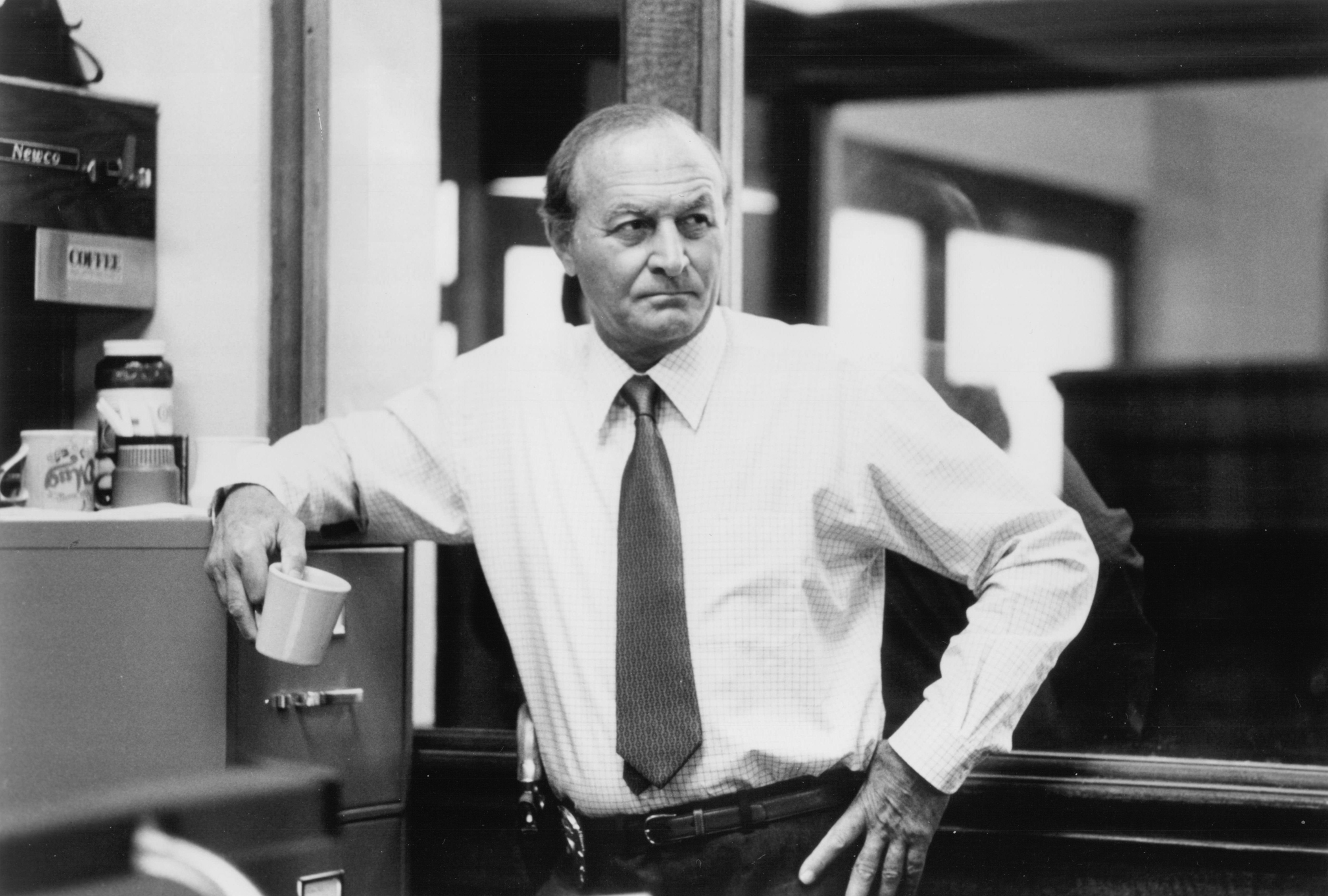 Still of Robert Loggia in Relentless (1989)