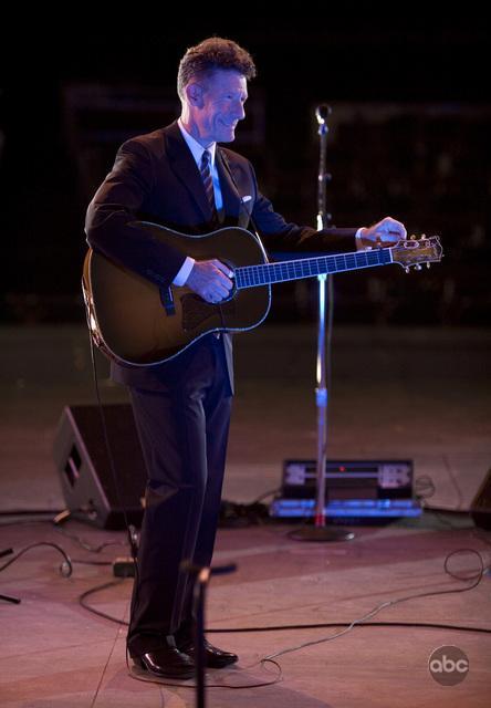Still of Lyle Lovett in Brothers & Sisters (2006)