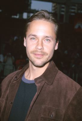 Chad Lowe at event of Mission: Impossible II (2000)