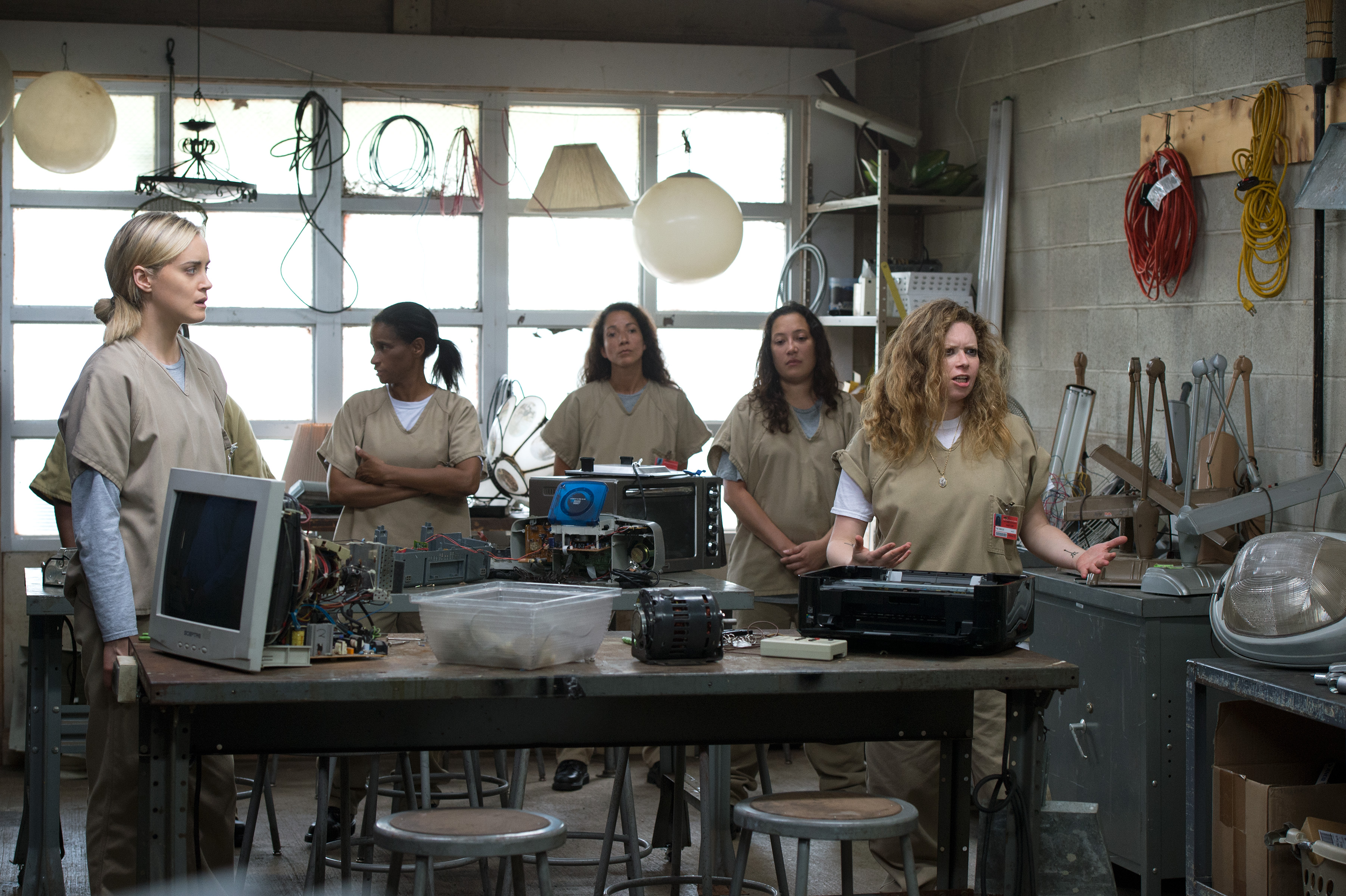 Still of Natasha Lyonne and Taylor Schilling in Orange Is the New Black (2013)