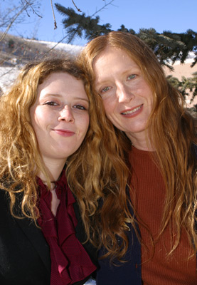 Natasha Lyonne and Frances Conroy at event of Die, Mommie, Die! (2003)