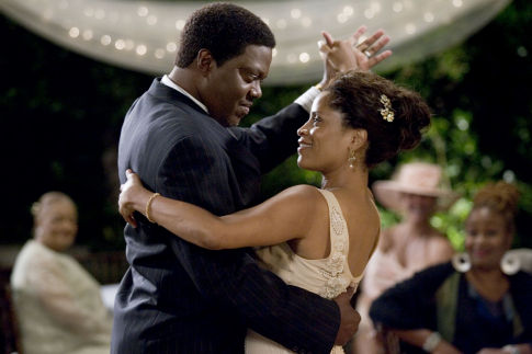 Bernie Mac (l) and Judith Scott star in Columbia Pictures/Regency Enterprises' new comedy Guess Who.