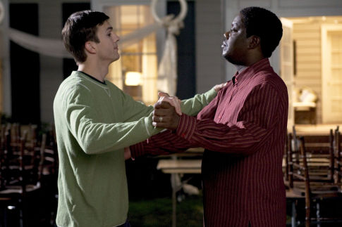 Ashton Kutcher (l) and Bernie Mac star in Columbia Pictures/Regency Enterprises' new comedy Guess Who.