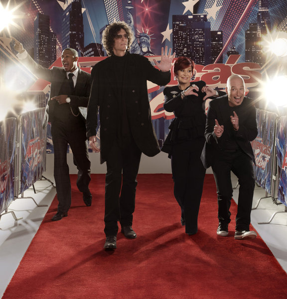 Still of Howard Stern, Howie Mandel, Nick Cannon and Sharon Osbourne in America's Got Talent (2006)