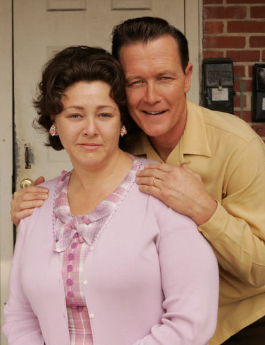 Camryn Manheim (as Gladys Presley) and Robert Patrick (as Vernon Presley).