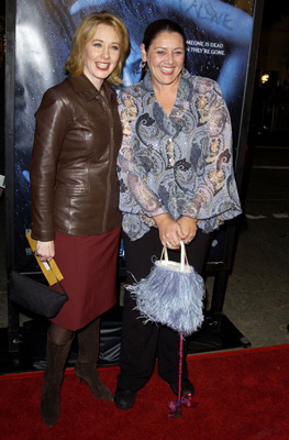Camryn Manheim and Ann Cusack at event of Gothika (2003)