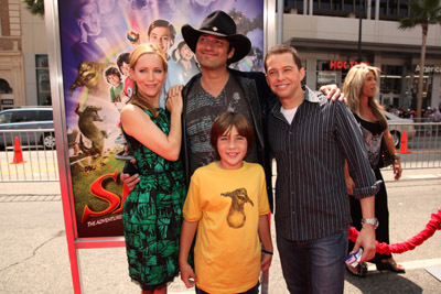 Jon Cryer, Robert Rodriguez, Leslie Mann and Rebel Rodriguez at event of Shorts (2009)