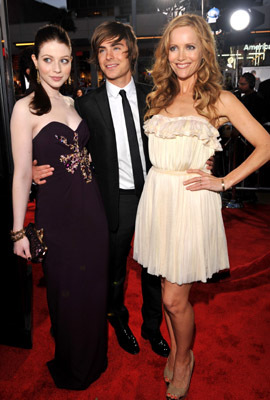 Leslie Mann, Michelle Trachtenberg and Zac Efron at event of Vel septyniolikos (2009)