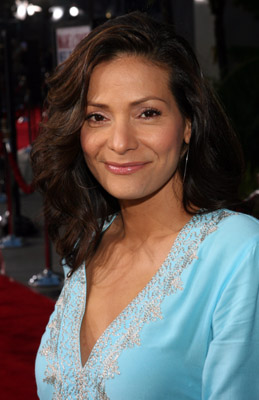 Constance Marie at event of American Dreamz (2006)