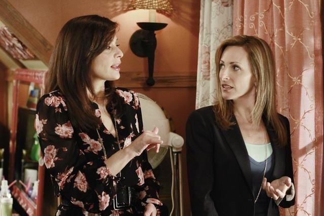 Still of Constance Marie and Marlee Matlin in Switched at Birth (2011)