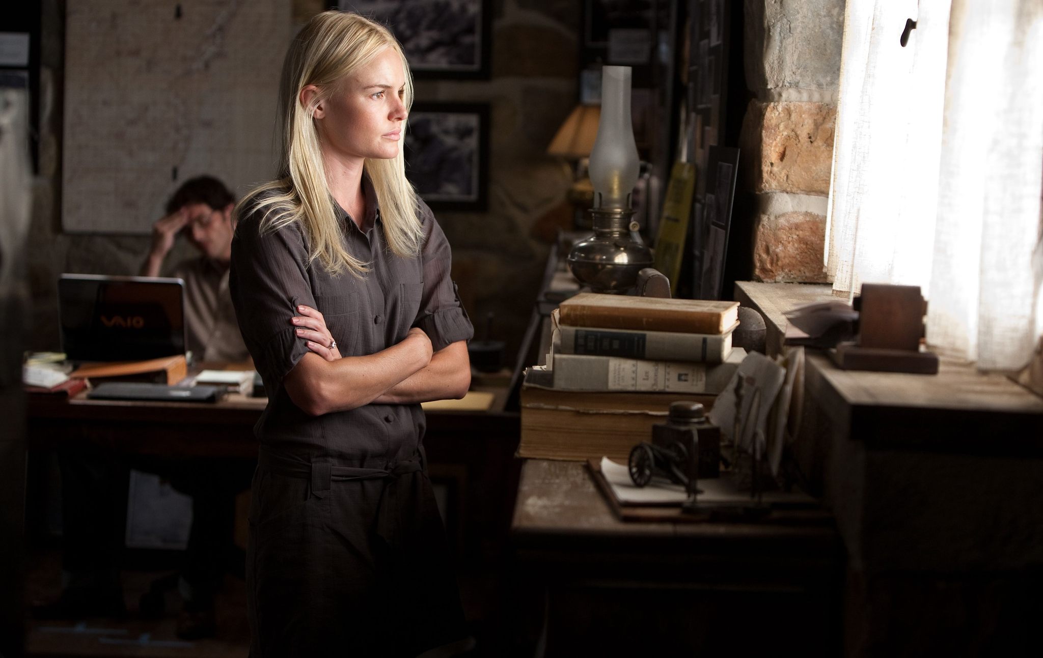 Still of James Marsden and Kate Bosworth in Straw Dogs (2011)