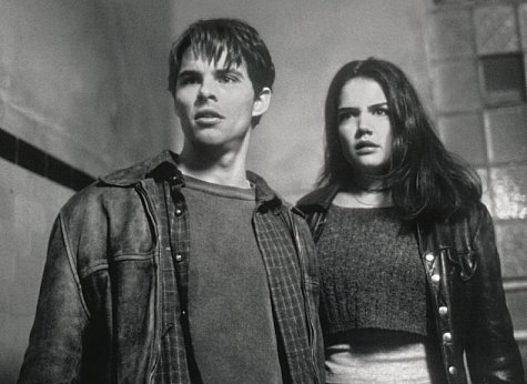 Still of Katie Holmes and James Marsden in Disturbing Behavior (1998)