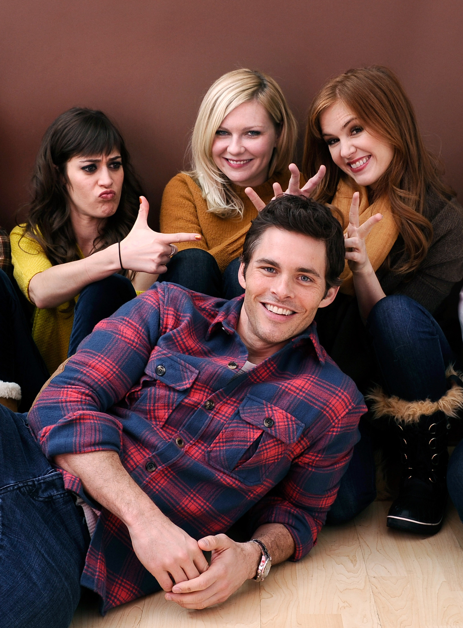 Kirsten Dunst, James Marsden, Lizzy Caplan and Isla Fisher