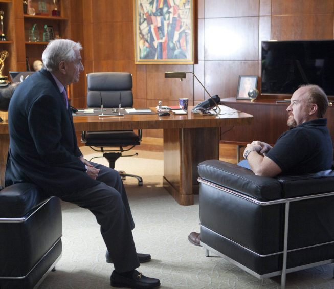 Still of Garry Marshall and Louis C.K. in Louie (2010)