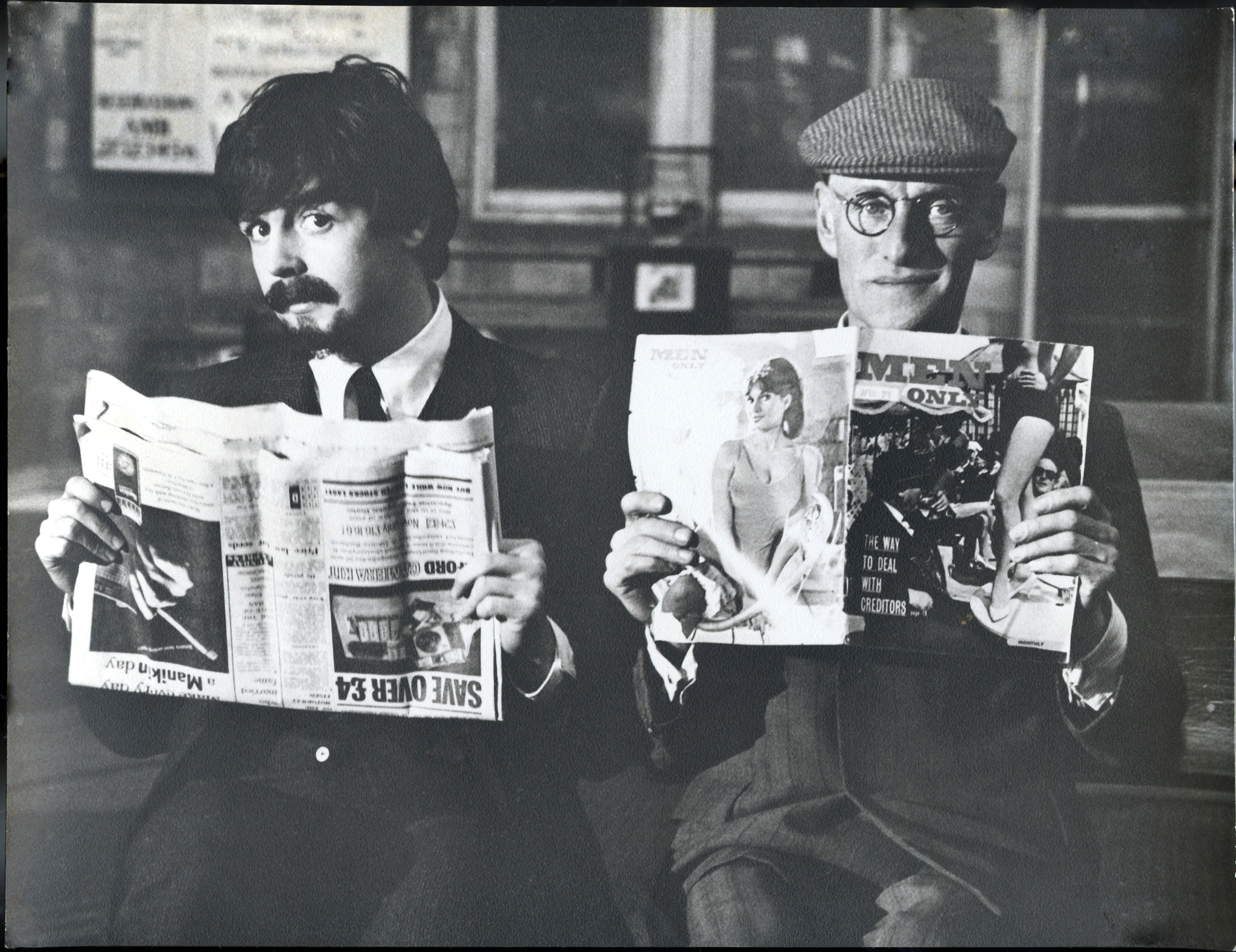 Still of Paul McCartney and Wilfrid Brambell in A Hard Day's Night (1964)