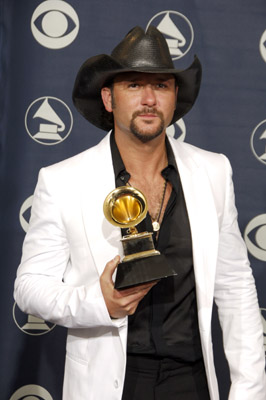 Tim McGraw at event of The 48th Annual Grammy Awards (2006)