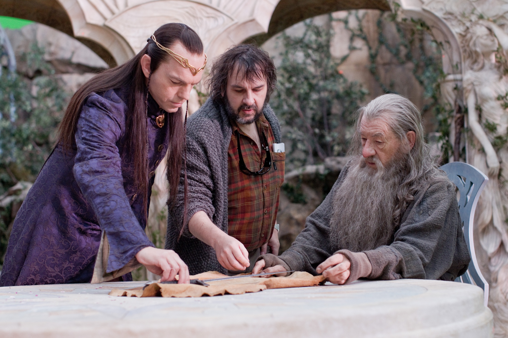 Still of Peter Jackson, Ian McKellen and Hugo Weaving in Hobitas: nelaukta kelione (2012)