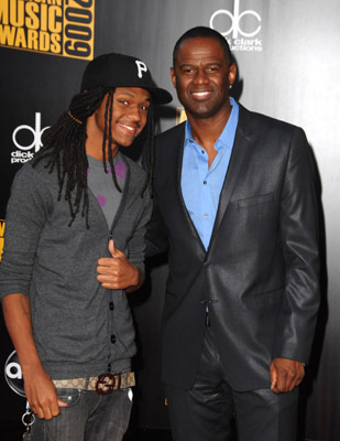 Brian McKnight at event of 2009 American Music Awards (2009)