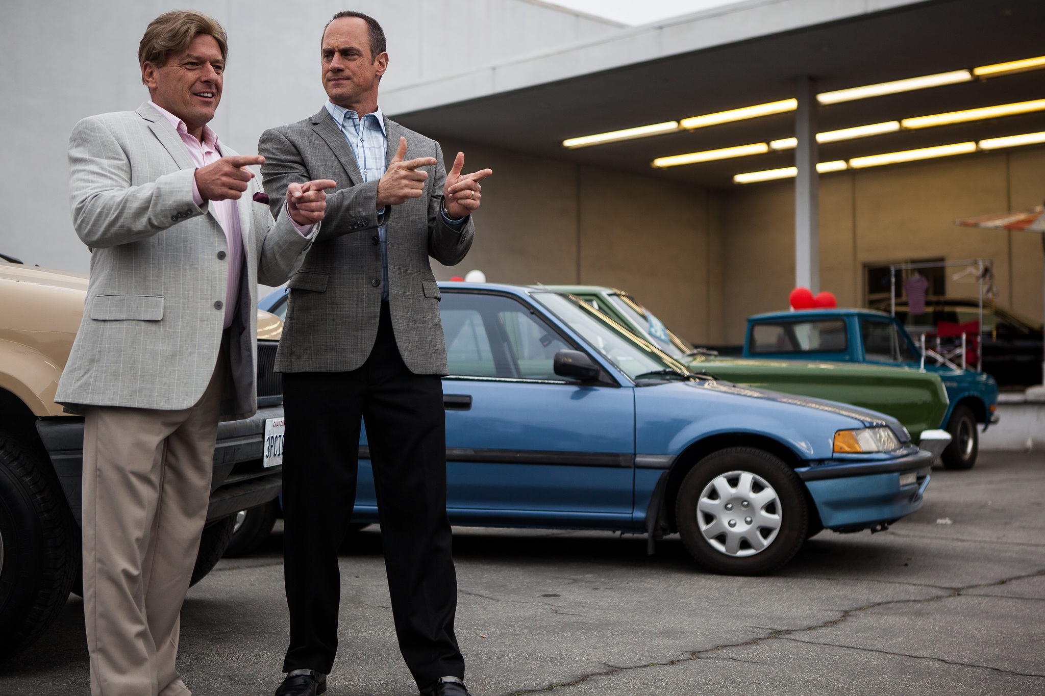 Still of Christopher Meloni and Dean Norris in Small Time (2014)
