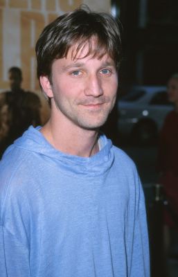 Breckin Meyer at event of Gladiatorius (2000)