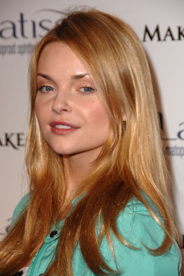 Izabella Miko