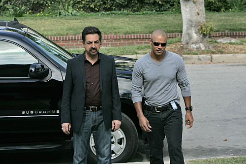 Still of Joe Mantegna and Shemar Moore in Nusikalstami protai (2005)