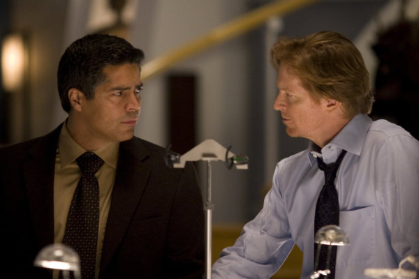 Still of Eric Stoltz and Esai Morales in Caprica (2009)