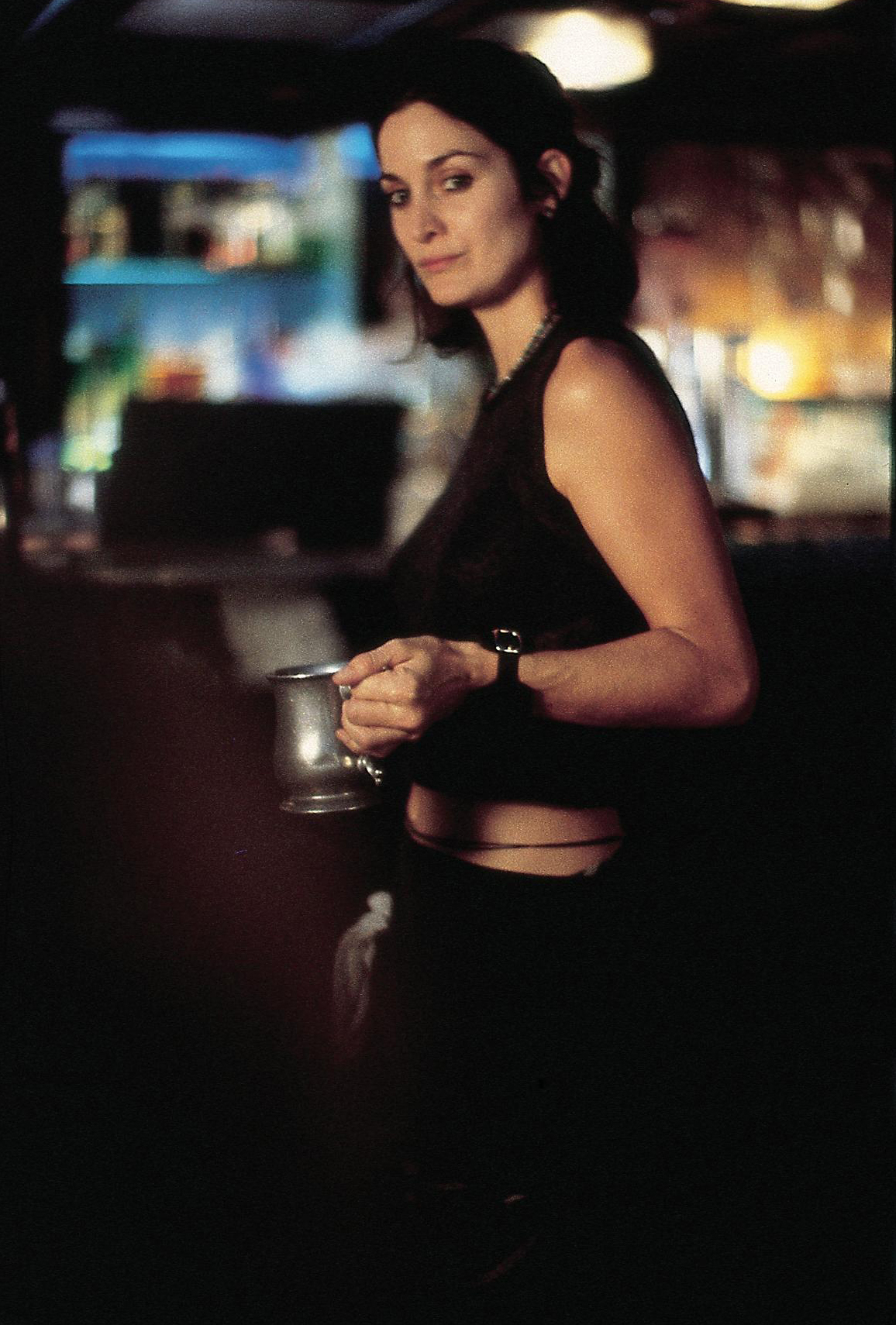 Still of Carrie-Anne Moss in Memento (2000)