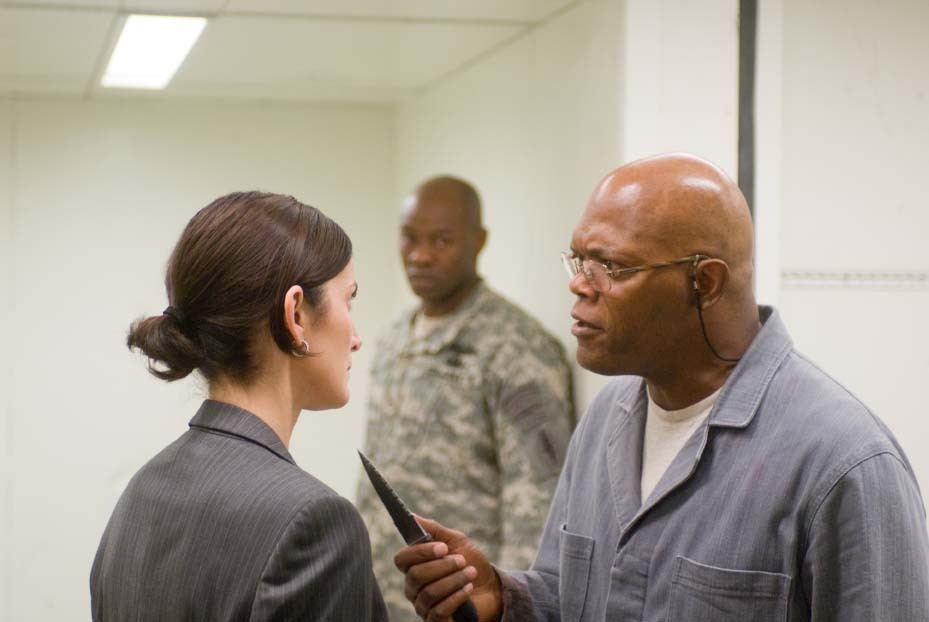 Still of Samuel L. Jackson and Carrie-Anne Moss in Unthinkable (2010)