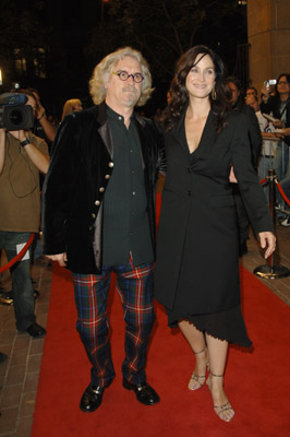 Carrie-Anne Moss and Billy Connolly at event of Fido (2006)