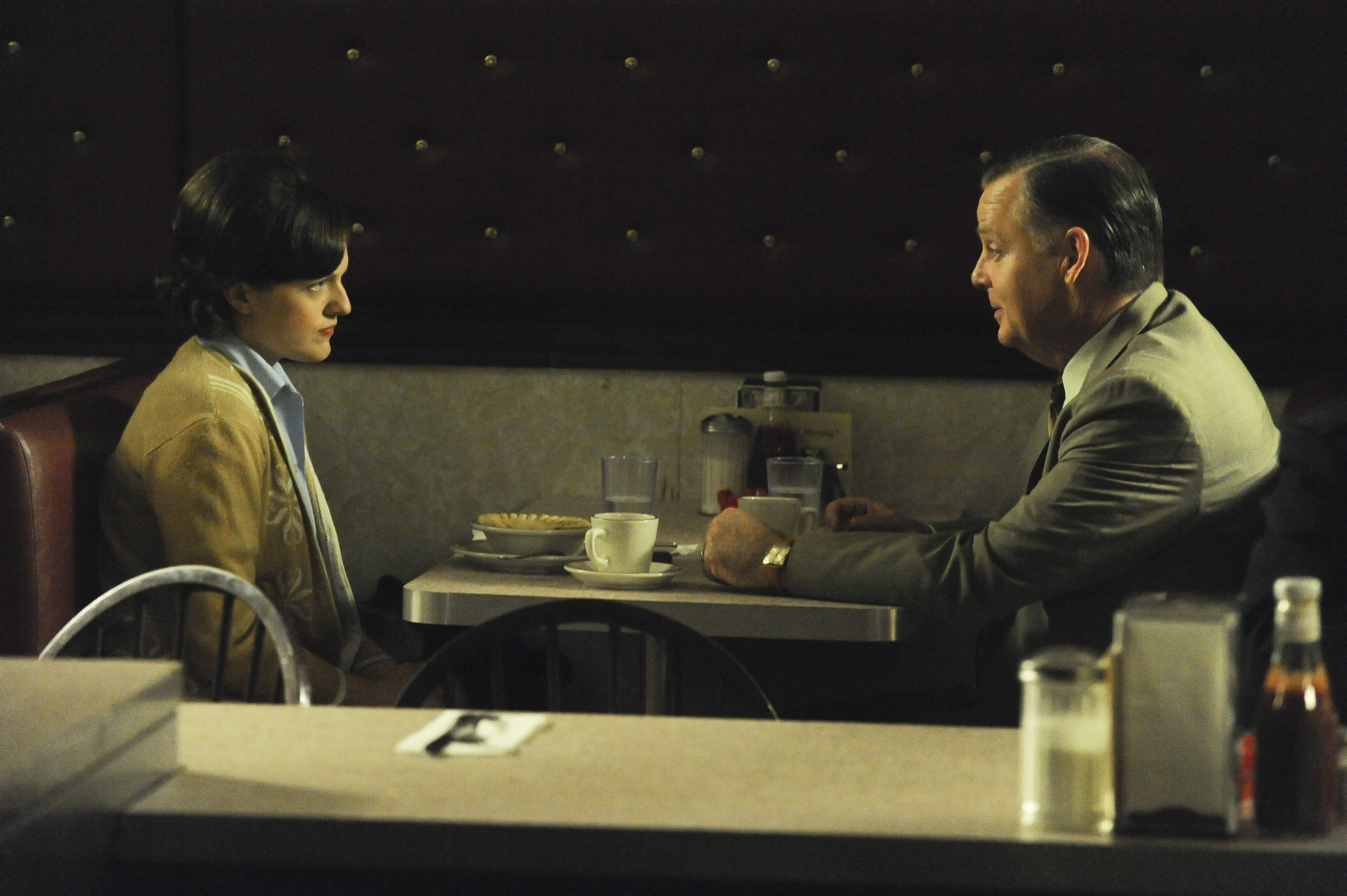 Elisabeth Moss and Joel Murray in MAD MEN. Reklamos vilkai (2007)