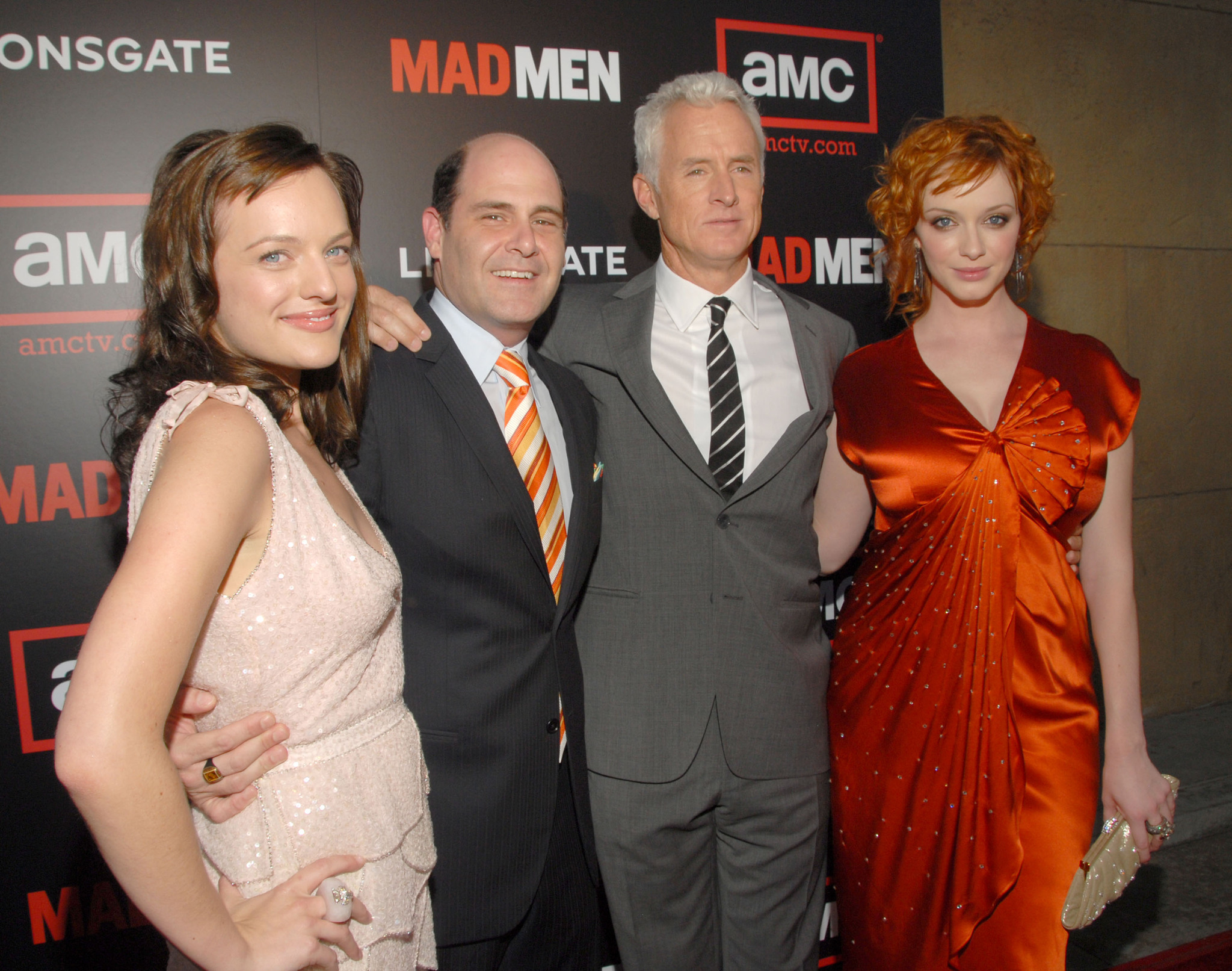 Elisabeth Moss, Christina Hendricks, John Slattery and Matthew Weiner at event of MAD MEN. Reklamos vilkai (2007)