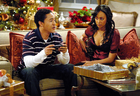 Still of Tahj Mowry and Tia Mowry-Hardrict in The Game (2006)