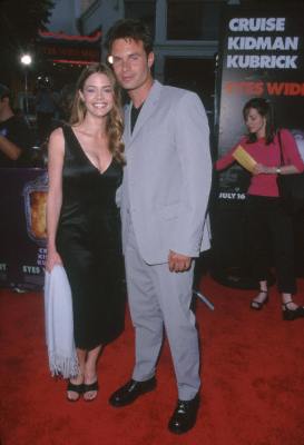 Denise Richards and Patrick Muldoon at event of Eyes Wide Shut (1999)