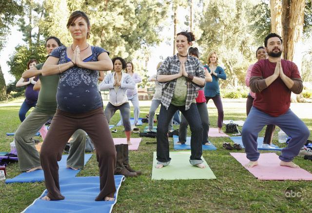 Still of Megan Mullally and Horatio Sanz in In the Motherhood (2009)