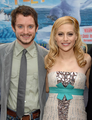 Elijah Wood and Brittany Murphy at event of Linksmos pedutes (2006)