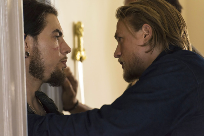 Still of Dave Navarro and Charlie Hunnam in Sons of Anarchy (2008)