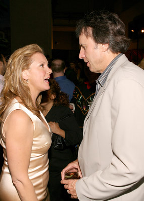 Elizabeth Perkins and Kevin Nealon at event of Weeds (2005)