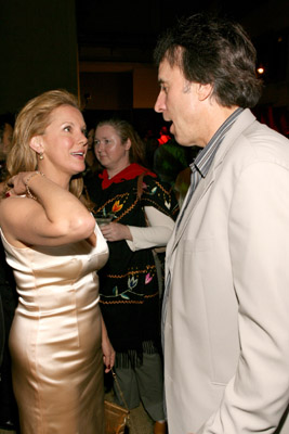 Elizabeth Perkins and Kevin Nealon at event of Weeds (2005)