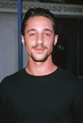 Thomas Ian Nicholas at event of What Lies Beneath (2000)