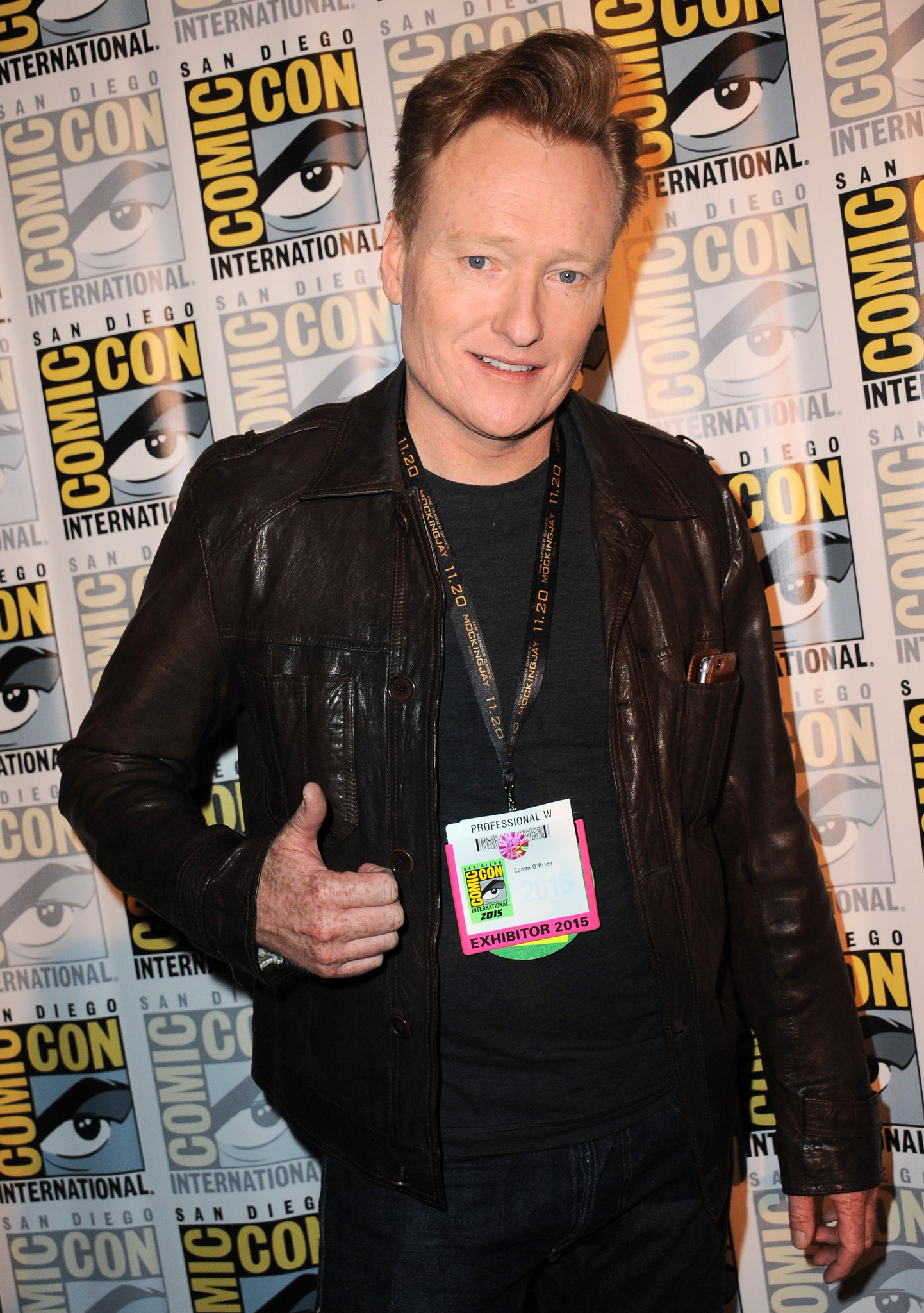 Conan O'Brien at event of Bado zaidynes: Strazdas giesmininkas. 2 dalis (2015)