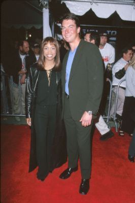 Elise Neal and Jerry O'Connell at event of Mission to Mars (2000)